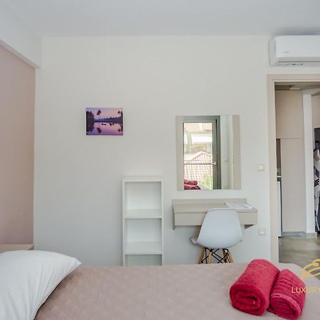 ארגוסטולי Emily'S Luxury Apartments מראה חיצוני תמונה