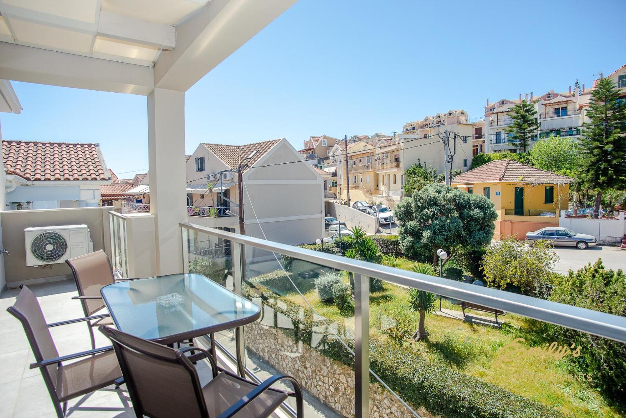 ארגוסטולי Emily'S Luxury Apartments מראה חיצוני תמונה