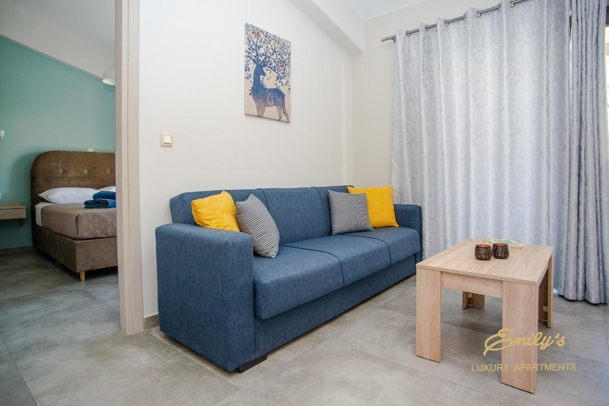ארגוסטולי Emily'S Luxury Apartments מראה חיצוני תמונה