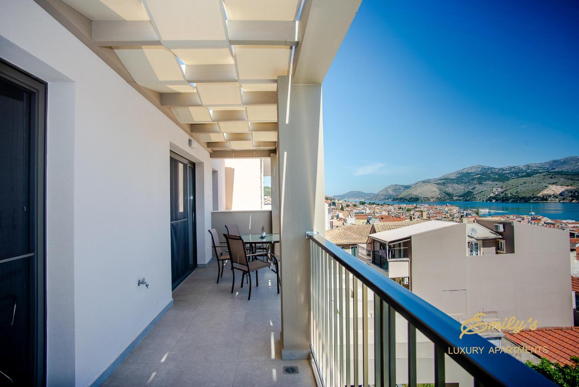 ארגוסטולי Emily'S Luxury Apartments מראה חיצוני תמונה
