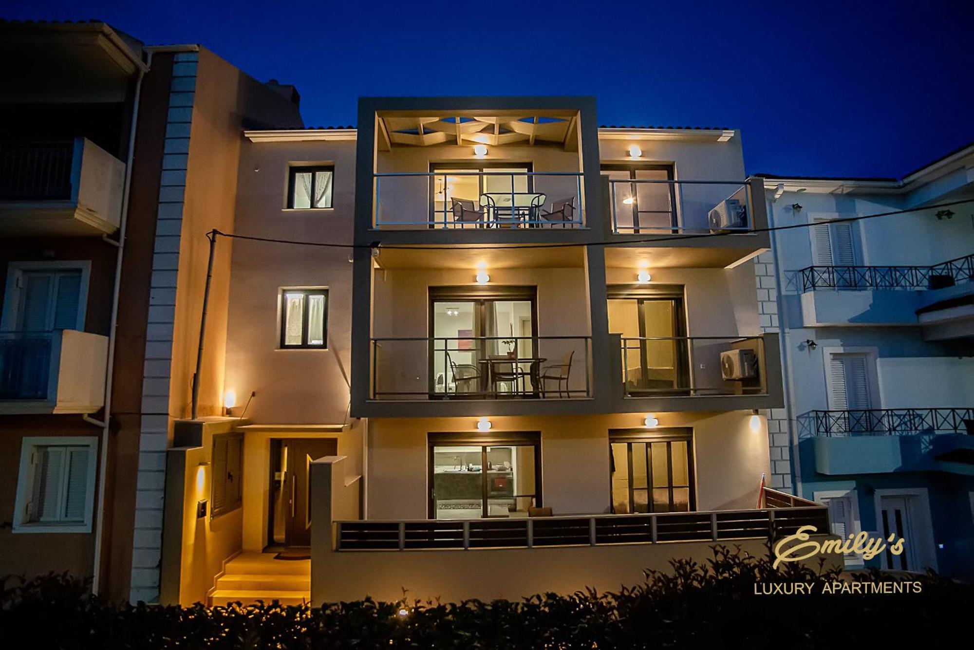 ארגוסטולי Emily'S Luxury Apartments מראה חיצוני תמונה