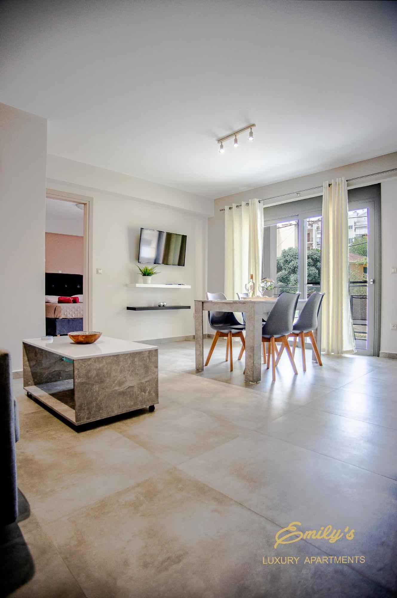 ארגוסטולי Emily'S Luxury Apartments מראה חיצוני תמונה