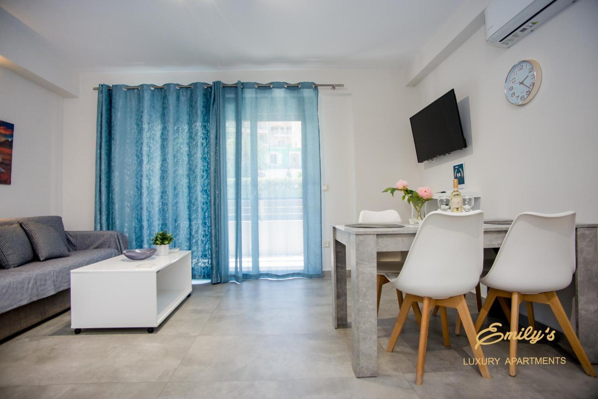 ארגוסטולי Emily'S Luxury Apartments מראה חיצוני תמונה