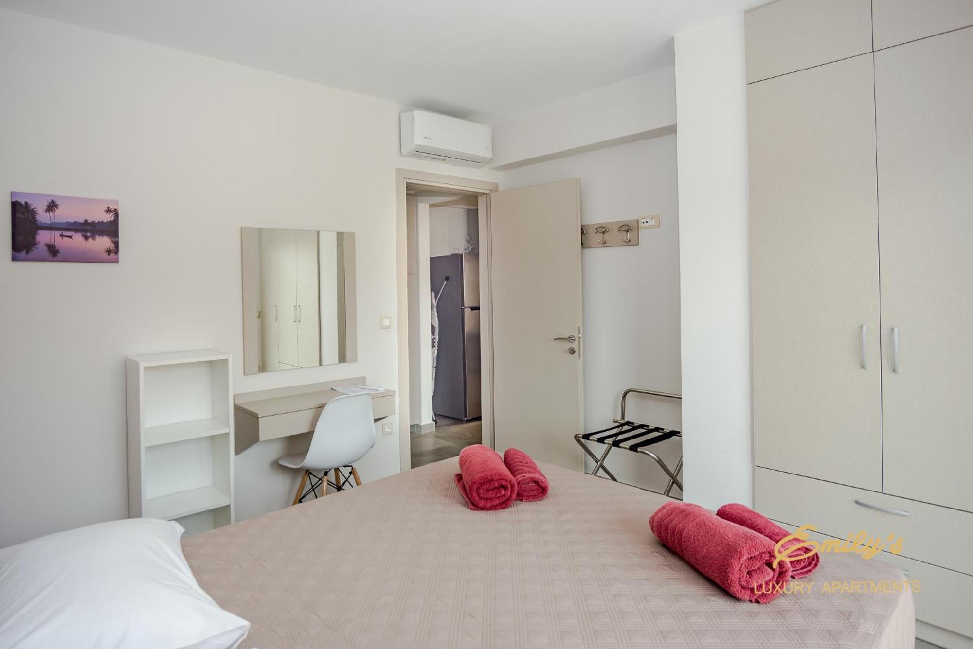 ארגוסטולי Emily'S Luxury Apartments מראה חיצוני תמונה